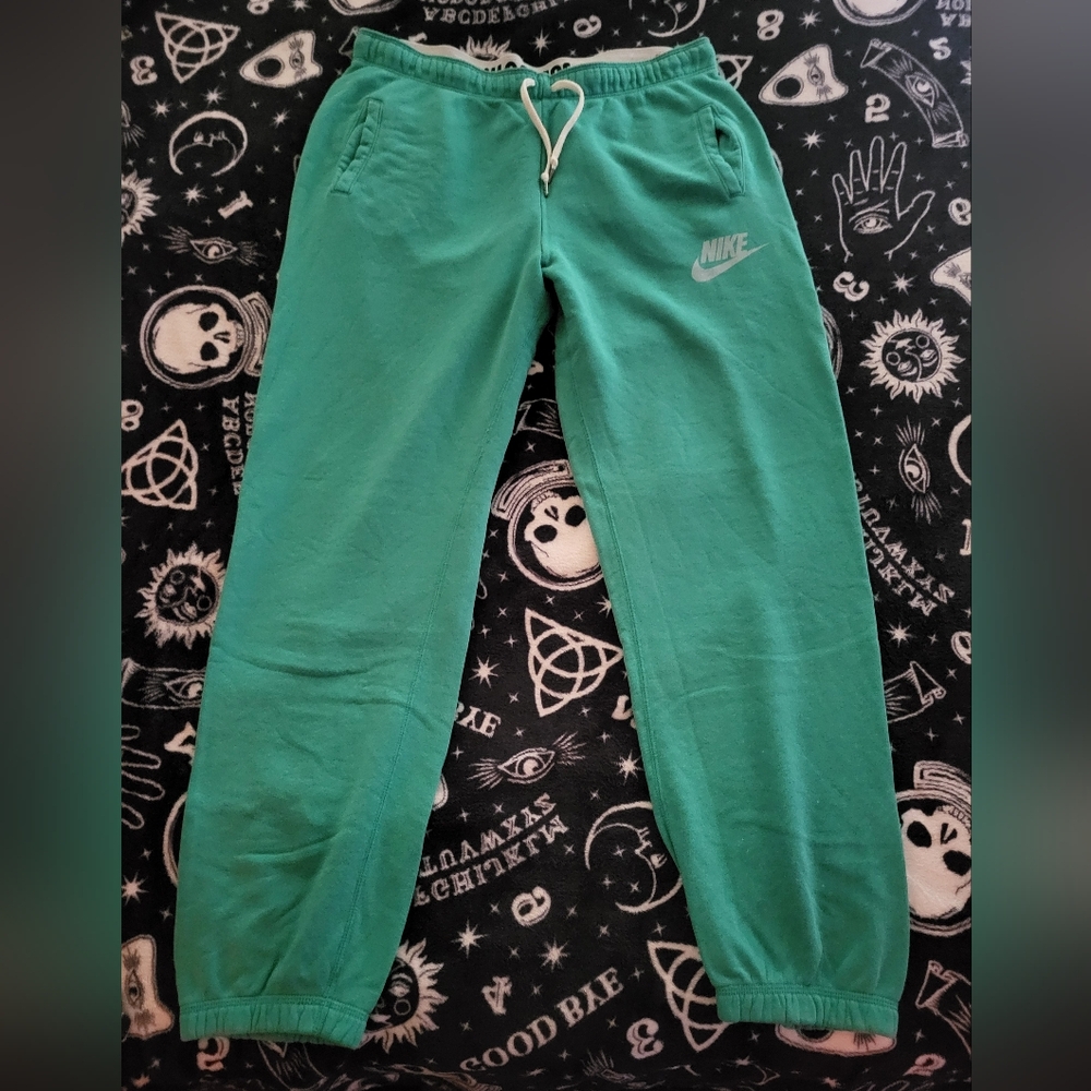 Nike Green Sweatpants~Unisex Xl. - Picture 8 of 11
